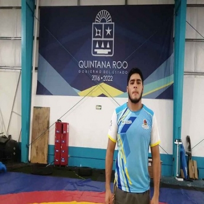 Chetumal: Joven atleta sueña con seguir destacando en luchas asociadas