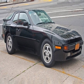 Compran por 500 dólares un Porsche 944 abandonado, lo restauran completamente en dos días y lo venden por 3.000 (VIDEO)