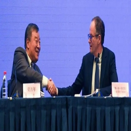 El jefe del equipo de investigación de la OMS admite que China ordenó qué escribir en el informe de los orígenes del COVID