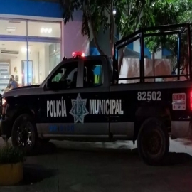 Asalto a mano armada en transporte colectivo de Playa del Carmen; un baleado