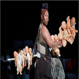 Polémica en Francia por el racismo antiblanco de una obra «afrofeminista» presentada en el Festival de Aviñón