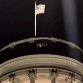 1776 ¡Bandera ondeando sobre la Casa Blanca! SEÑAL DE REVOLUCIÓN