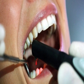 ¿Cómo impacta la salud bucal al cuidado del corazón? Dentistas y cardiólogos lo explican